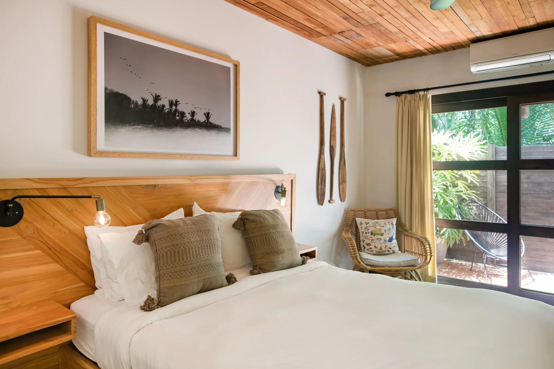 A queen room at Nomadic